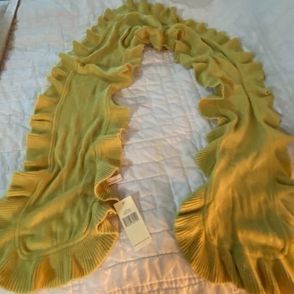 NWT~Collection eighteen Ruffled Knit Scarf - Picture 9 of 10